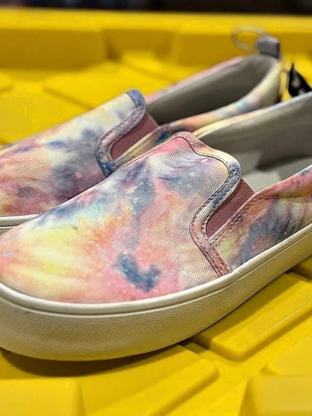 Girls Tie-Dye Slip-On Sneakers US 3 NWT